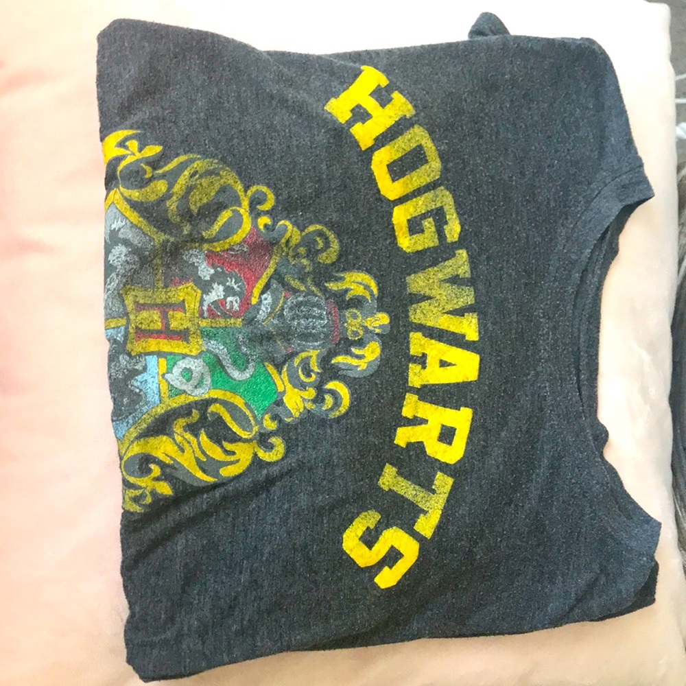 Hogwarts basic tee